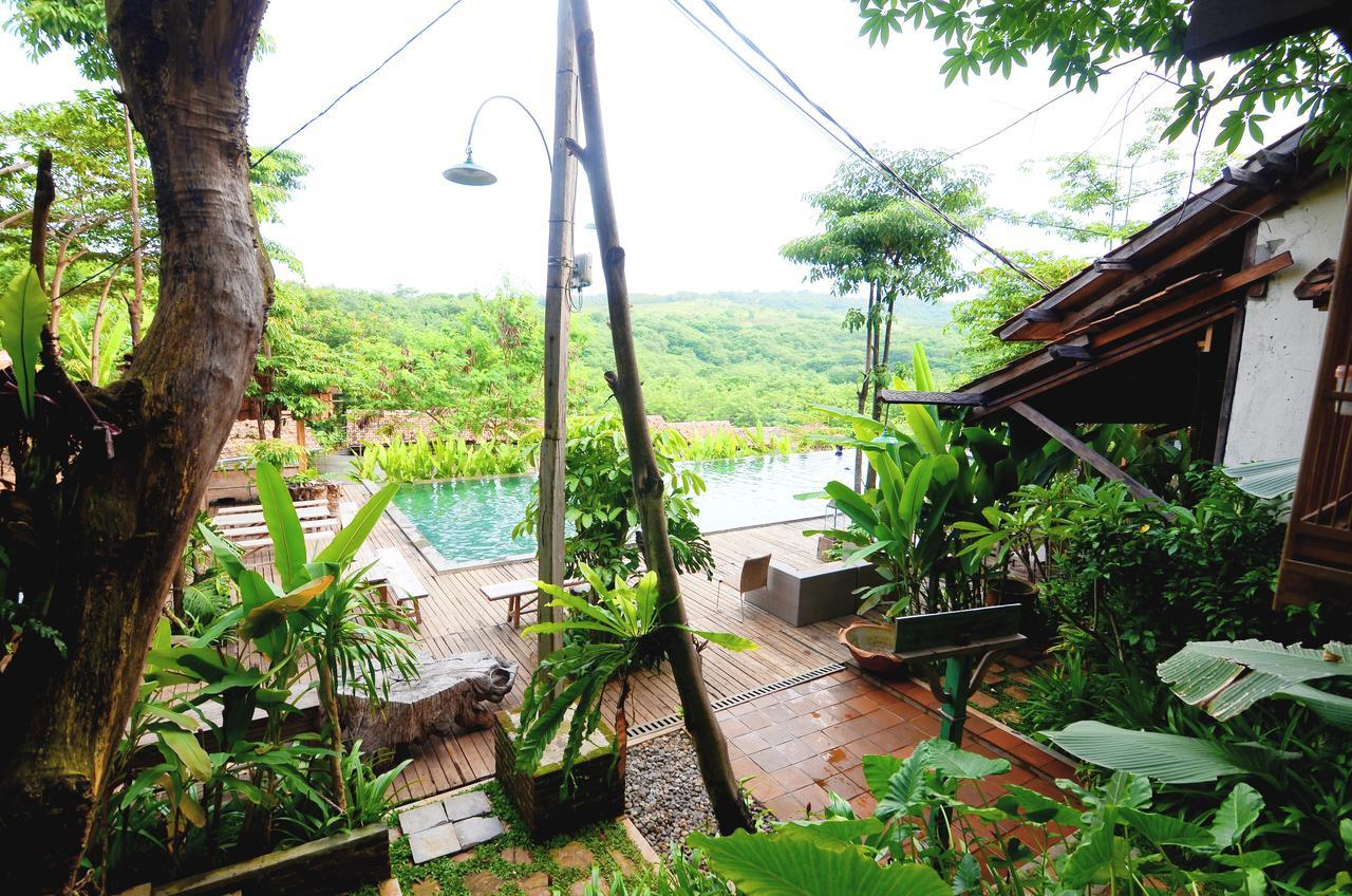 Desa Alamanis Resort Vila Cirebon Exterior photo